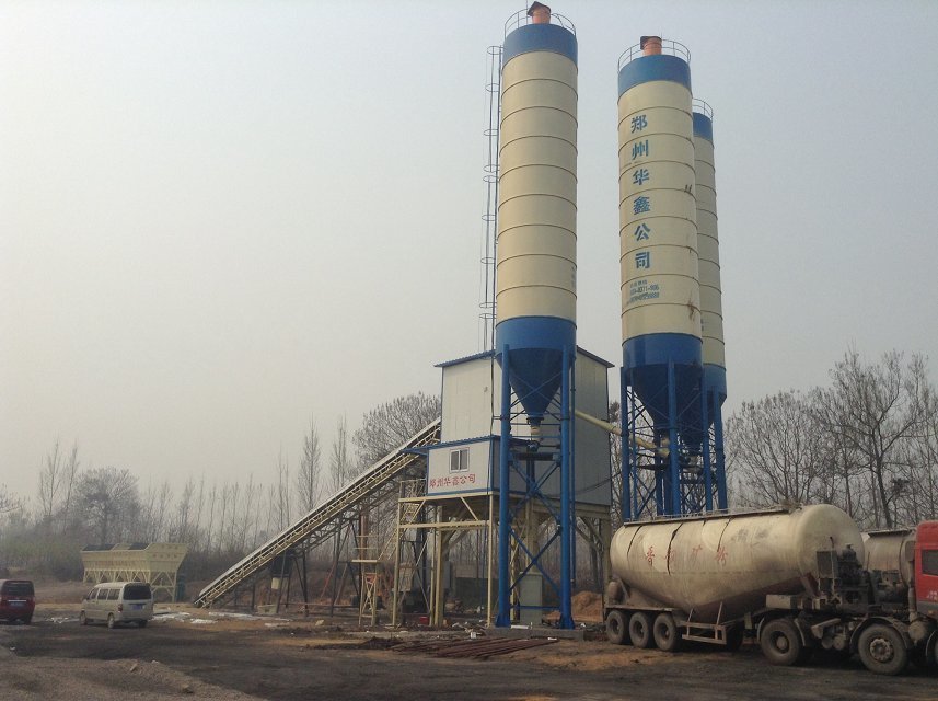 罐車?？吭诨炷翑嚢枵緢?chǎng)區(qū)