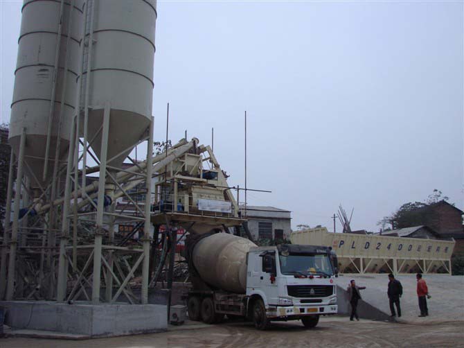 Q37吊鉤式拋丸機(jī) 非標(biāo)定制