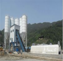 調(diào)試中的HZS180型商品混凝土攪拌站