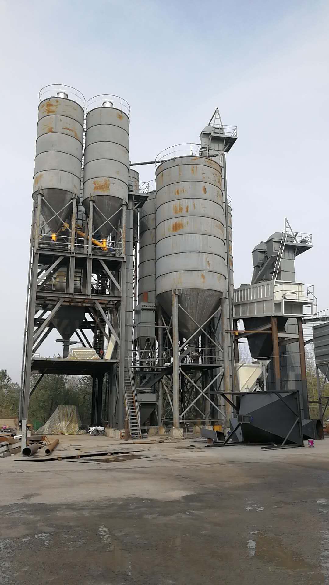 年產(chǎn)30萬噸干粉砂漿攪拌站