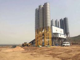 2HZS180型商品混凝土攪拌站施工現(xiàn)場